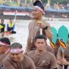 Kapolres Kuansing AKBP Pangucap,jadi Timbo Ruang Pacu Jalur Eksibisi di Event Pacu Jalur 2023 Kabupaten Kuansing Kapolres Kuansing AKBP Pangucap,jadi Timbo Ruang Pacu Jalur Eksibisi di Event Pacu Jalur 2023 Kabupaten Kuansing