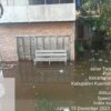 Intensitas curah hujan tinggi, desa pulau busuk jaya mengalami bencana banjir Intensitas curah hujan tinggi, desa pulau busuk jaya mengalami bencana banjir