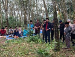 Gugur Saat Tugas Sebagai KPPS Pemilu,  Bupati Kuansing Lepas Kepergian Pahlawan Demokrasi