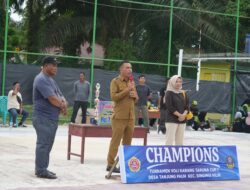 Hari Pertama Bertugas, Camat Singingi Hilir Tutup Turnamen Volly Di Tanjung Pauh