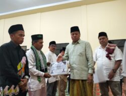 Safari Ramadan Pemkab Kuansing di Kecamatan Pucuk rantau Bupati Kuansing berikan umroh gratis untuk saudara erizal