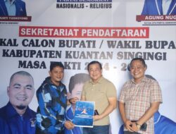 Siap Bertarung di Pilkada Kuansing 2024, H. Halim Ambil Formulir di Partai Demokrat