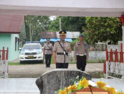 Polres Kuansing Gelar Upacara Tabur Bunga di Taman Makam Pahlawan K.H. Umar Usman dalam Rangka Hari Bhayangkara Ke-78