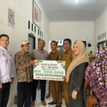PemDes Banuaran Serahkan Bantuan Langsung Tunai kepada Masyarakat PemDes Banuaran Serahkan Bantuan Langsung Tunai kepada Masyarakat
