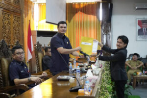 Satria Mandala Putra Desak Peningkatan Ruas Jalan Dusun Teratak dan Pemandian Air Panas Sepanjang 8 Km