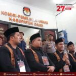 Para calon bupati dan wakil bupati Dairi yang sudah melaksanakan pendaftaran ke KPU Para calon bupati dan wakil bupati Dairi yang sudah melaksanakan pendaftaran ke KPU
