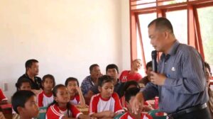 Camat Gunung Sitember Optimis, Kursus Bahasa Inggris Mampu Tingkatkan Kemampuan Siswa