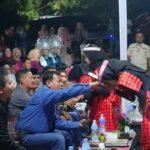 Sambutan Meriah di Berikan oleh Masyarakat Desa Kasang untuk Bupati Kuansing Sambutan Meriah di Berikan oleh Masyarakat Desa Kasang untuk Bupati Kuansing