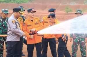 Bupati Kuantan Singingi (Kuansing) Dr. H. Suhardiman Amby MM diwakili oleh Penjabat Sekretaris Daerah (Pj Sekda) dr. H. Fahdiansyah, SpOG pimpin Apel Kesiapsiagaan terhadap Bencana