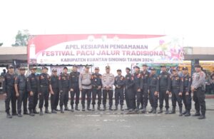 Kapolres Kuansing Pimpin Apel Kesiapan Pengamanan Event Nasional Pacu Jalur Tradisional Kabupaten Kuansing Tahun 2024