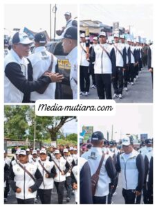 Penjabat (Pj) Sekda Kabupaten Dairi, Jonny Hutasoit sambut rombongan Kirab Pembawa Api Pekan Olahraga Nasional (PON)