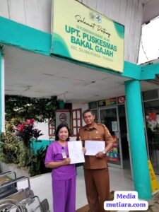 Puskesmas Bakal Gajah Serahkan Dokumen Adminduk Usai Ibu Bersalin