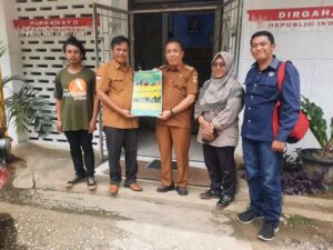 Camat Tanah Pinem Jonatan ginting Menerima tim balai konservasi sumberdaya alam