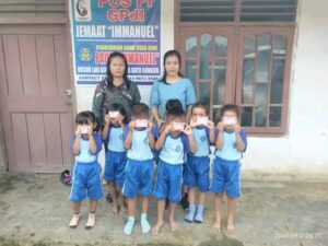 Anak-Anak PAUD Immanuel Lau Kinapan Desa Batu Gungun mendapat KIA