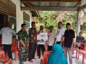 PemDes Siberoba kecamatan Gunung Toar Salurkan BLT DD kepada 15 KPM, Marpinis : Semoga Bermanfaat dan Gunakan untuk Kebutuhan Pokok