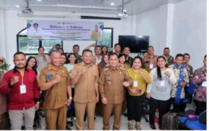 Pejabat Bupati dairi membuka kegiatan pelatihan penilaian koperasi
