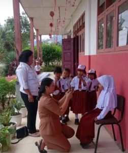 23 Peserta Didik SD Sukamari Desa Lingga Raja Dapat Layanan KIA