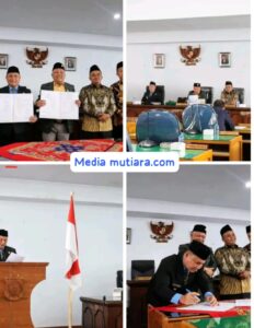 Ketua dewan perwakilan rakyat (DPRD)memimpin tentang Rancangan peraturan daerah
