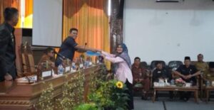 Tujuh Fraksi di DPRD Kuansing Sampaikan Pandangan Umum Terhadap Raperda RTRW 2024-2044