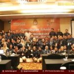 KPU Dairi mengikuti kegiatan bimbingan teknis pembuatan berita dan desain media sosial KPU Dairi mengikuti kegiatan bimbingan teknis pembuatan berita dan desain media sosial