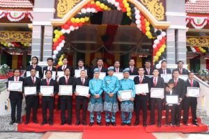 Di Hari Jadi Kuansing ke 25, Satreskrim polres kuantan singingi menerima 2 piagam penghargaan dari pemerintah kabupaten Kuansing