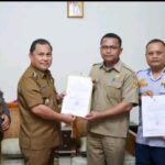 Masuki Purna Tugas, Pj Bupati Dairi Serahkan SK Plt Kepala Dinas Pendidikan dan Kepala Diinas Perhubungan Masuki Purna Tugas, Pj Bupati Dairi Serahkan SK Plt Kepala Dinas Pendidikan dan Kepala Diinas Perhubungan