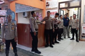 Polres Kuansing Laksanakan Pengamanan Preventif Kantor Bawaslu Dalam Rangka Operasi Mantap Praja Lancang Kuning 2024