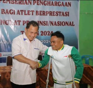 Pejabat Bupati (PJ)Berikan Penghargaan Bagi Atlet Berprestasi Kabupaten Dairi