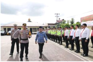 Pejabat Bupati (PJ) diwakili sekretaris Daerah mengikuti apel gelar pasukan operasi lilin