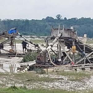 Lapor Pak Kapolres, 6 Rakit Dompeng di Desa Koto Tuo dan Titian Modang Bahayakan masyarakat