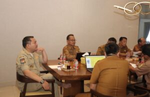 Ratas Bupati dengan jajaran Dinas Pendidikan Pakpak Bharat