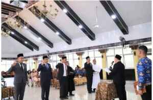 Penjabat Bupati Dairi Lantik Badan Pengawas Perusahaan Daerah Pasar Kabupaten Dairi dan Dewan Pengawas Perumda Air Minum Lae Nciho Periode 2025-2028