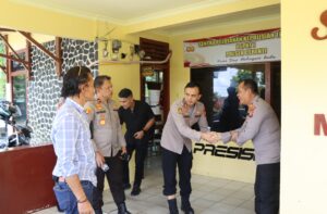 Kapolres Dan Wakapolres Kuansing Laksanakan Kunjungan Dan Silaturahmi Ke Polsek Cerenti Dan Polsek Kuantan Hilir