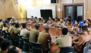 Wakil bupati Dairi usai memimpin apel gabungan mengajak coffe morning bersama ASN pemkap