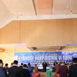 Bupati Dairi Ir. Vickner Sinaga yang diwakili Asisten Administrasi Umum, Oloan Hasugian menghadiri Sinode HKBP Distrik VI Dairi di Sopo Godang HKBP