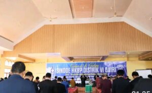 Bupati Dairi Ir. Vickner Sinaga yang diwakili Asisten Administrasi Umum, Oloan Hasugian menghadiri Sinode HKBP Distrik VI Dairi di Sopo Godang HKBP