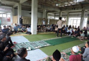 Pesantren kilat di masjid Nurul Islam Salak diikuti para siswa/i SMP Negeri I Salak