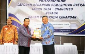 Bupati Dairi menyerahkan Laporan Keuangan Pemerintah Daerah Kabupaten Dairi Tahun Anggaran 2024 Kepada Badan Pemeriksa keuangan Sumatera Utara