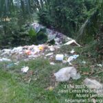 Tumpukan sampah berserakan di bukik cokiak kelurahan muara Lembu kecamatan Singingi