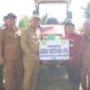 Dorong Produktivitas Pertanian, Bupati Serahkan 13 Traktor untuk Petani Dairi Bantuan Kementan