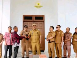 Bupati Dairi terima laporan hasil usaha Badan Usaha Milik Desa (BUMDes) “Marsada” dari Desa Pangaribuan, Kecamatan Siempat Nempu Hulu