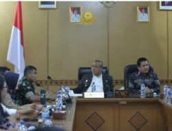 Bupati Dairi Pimpin Rapat Bersama Deputi Bidang Pengembangan Usaha Koperasi Bahas Penandatanganan Aset Koperasi Kelurahan Merah Putih