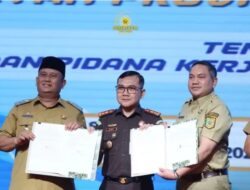 Bupati Dairi Tandatangani Kerjasama Pelaksanaan Pidana Kerja Sosial Bersama Kajari Dairi