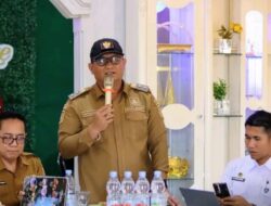 Wakil Bupati Dairi selaku ketua Satuan tugas (Satgas) MBG Kabupaten Dairi menghadiri rapat koordinasi sinkronisasi data penerima manfaat makanan bergizi gratis