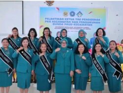 Ketua TP PKK Dairi Lantik Ketua TP PKK Dan Bunda Paud Kecamatan