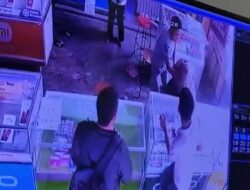 Pria di Benai Ngamuk dan Pukul Karyawati Toko Ponsel, Diduga Berawal dari Ganggu Karyawati