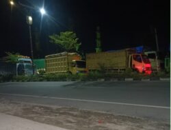 Tanjakan Sinambek Lumpuh: Dua Fuso Rusak, Antrean Kendaraan Mengular Hingga 3 Kilometer