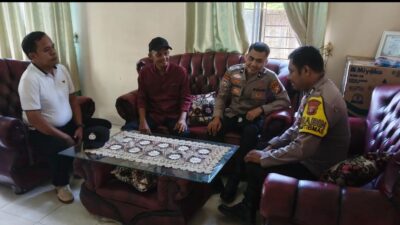 Kapolsek Cerenti Bersama Warga Dorong Ketahanan Pangan Lewat Penanaman Jagung Pipil di Desa Koto Cerenti