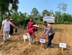 Dukung Asta Cita Presiden, Polsek Kuantan Hilir Gelar Penanaman Serentak Bibit Jagung Pipil