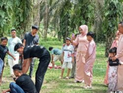 Pererat Silaturahmi, Kapolsek Benai Serahkan Hewan Kurban di Desa Tebing Tinggi